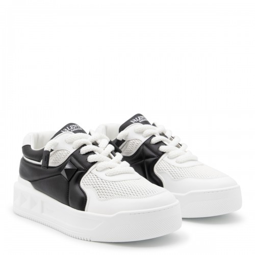 WHITE AND BLACK LEATHER SNEKAERS