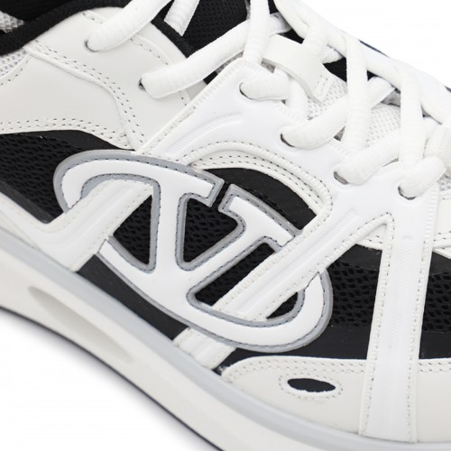 BLACK AND WHITE LEATHER SNEAKERS