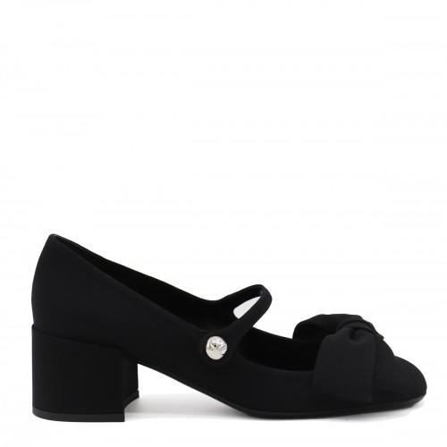 BLACK FLATS