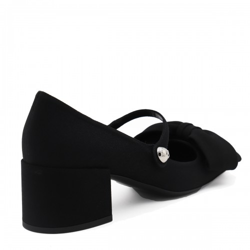 BLACK FLATS