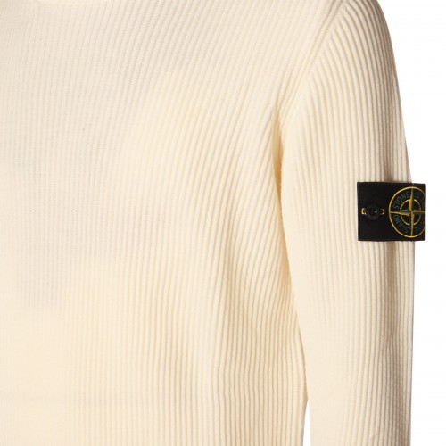 WHITE WOOL KNITWEAR