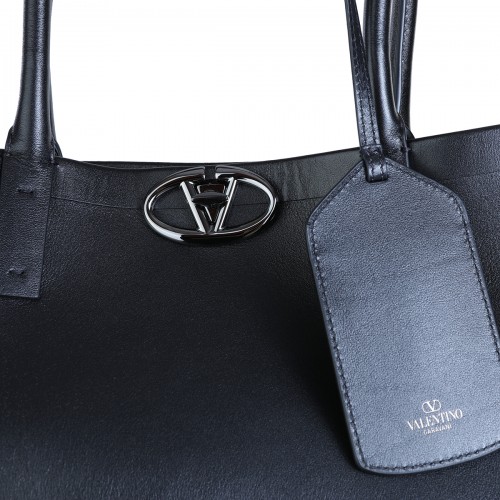 BLACK LEATHER TOTES