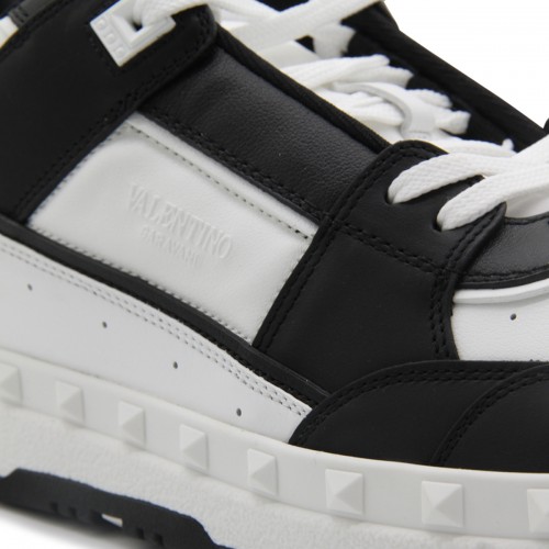 BLACK AND WHITE LEATHER SNEAKERS