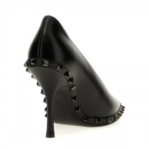 BLACK LEATHER ROCKSTUD PUMPS