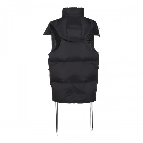 【送料&関税込】Moncler X Willow Smith Sabela Down Vest Moncler x Willow Smith Sabela Down Vest in Black für Damen