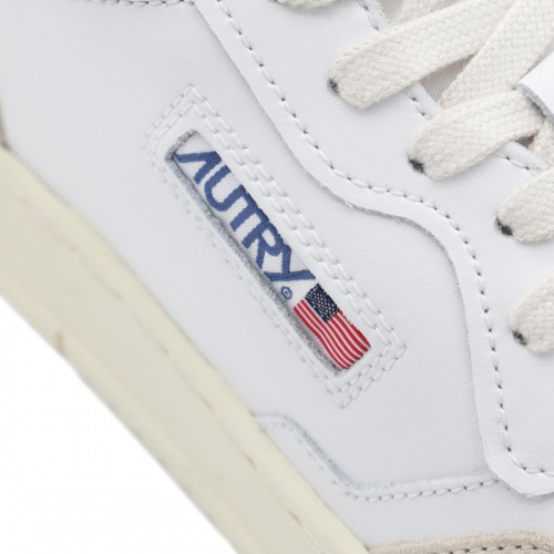 WHITE AND BLUE LEATHER MEDALIST SNEAKERS