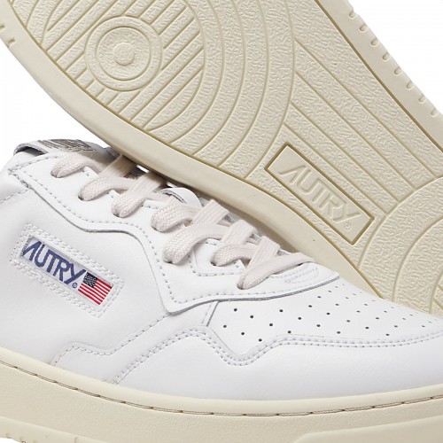 WHITE AND BLACK LEATHER MEDALIST SNEAKERS