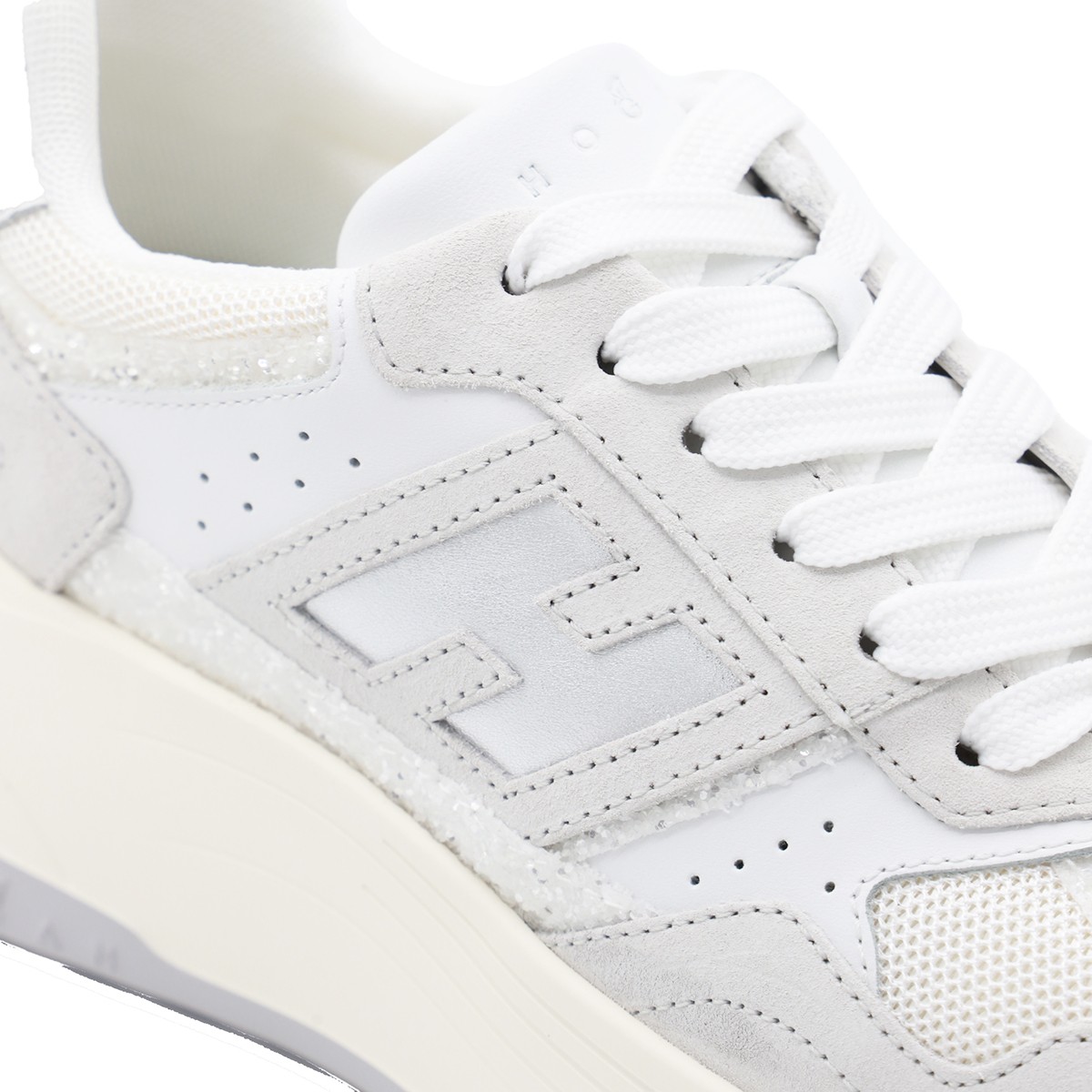 WHITE AND SILVER SNEAKERS WHITE AND SILVER SNEAKERS
