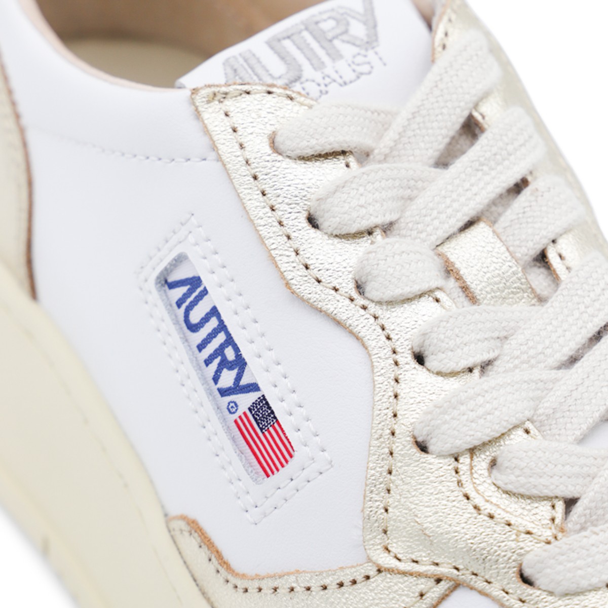 WHITE AND PLATINUM LEATHER PLATFORM... WHITE AND PLATINUM LEATHER PLATFORM...