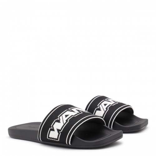 BLACK FLATS