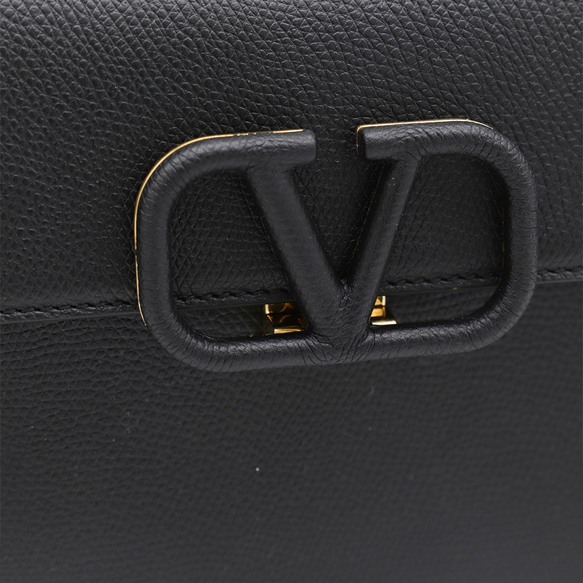 BLACK LEATHER TOP HANDLE BAG