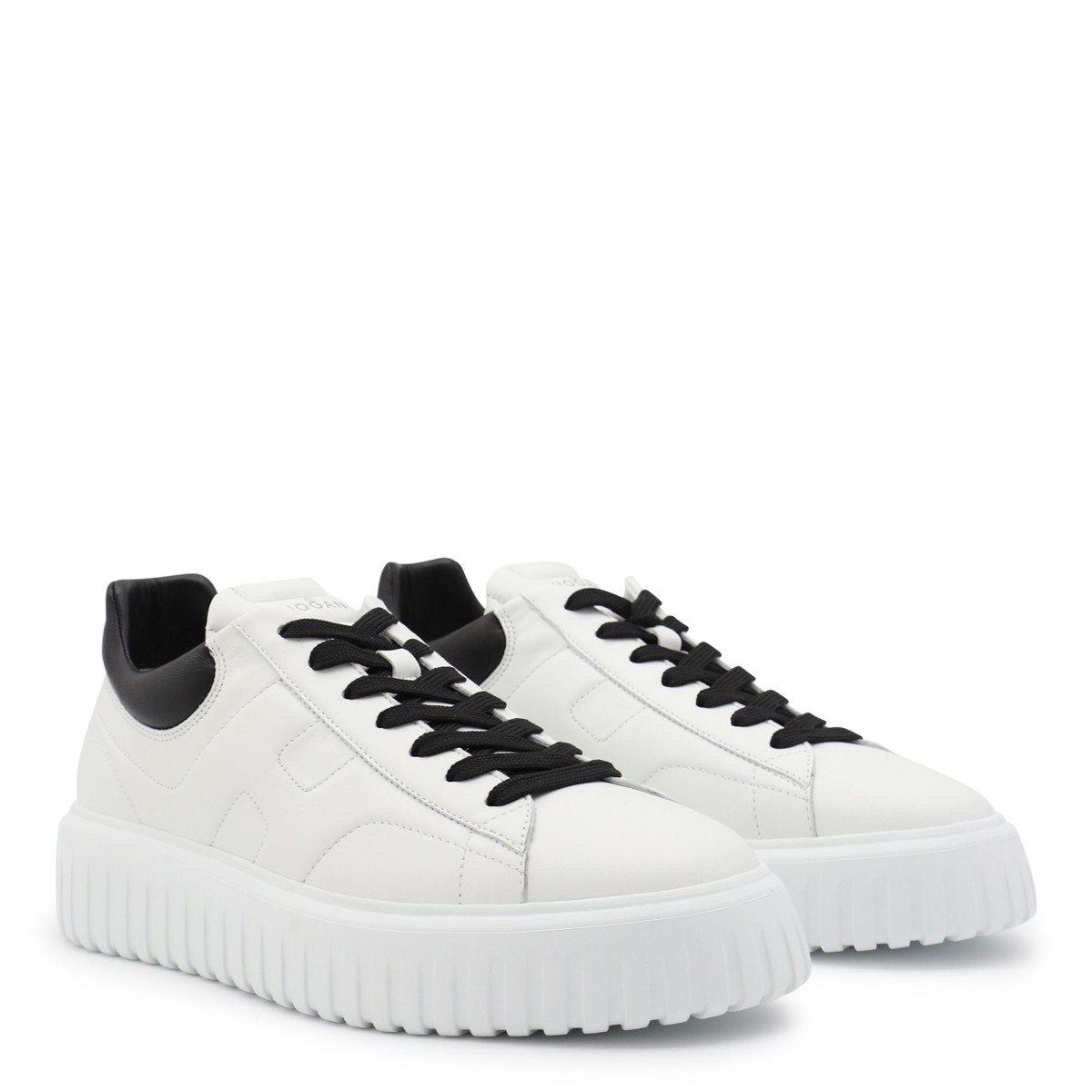 WHITE AND BLACK LEATHER SNEAKERS