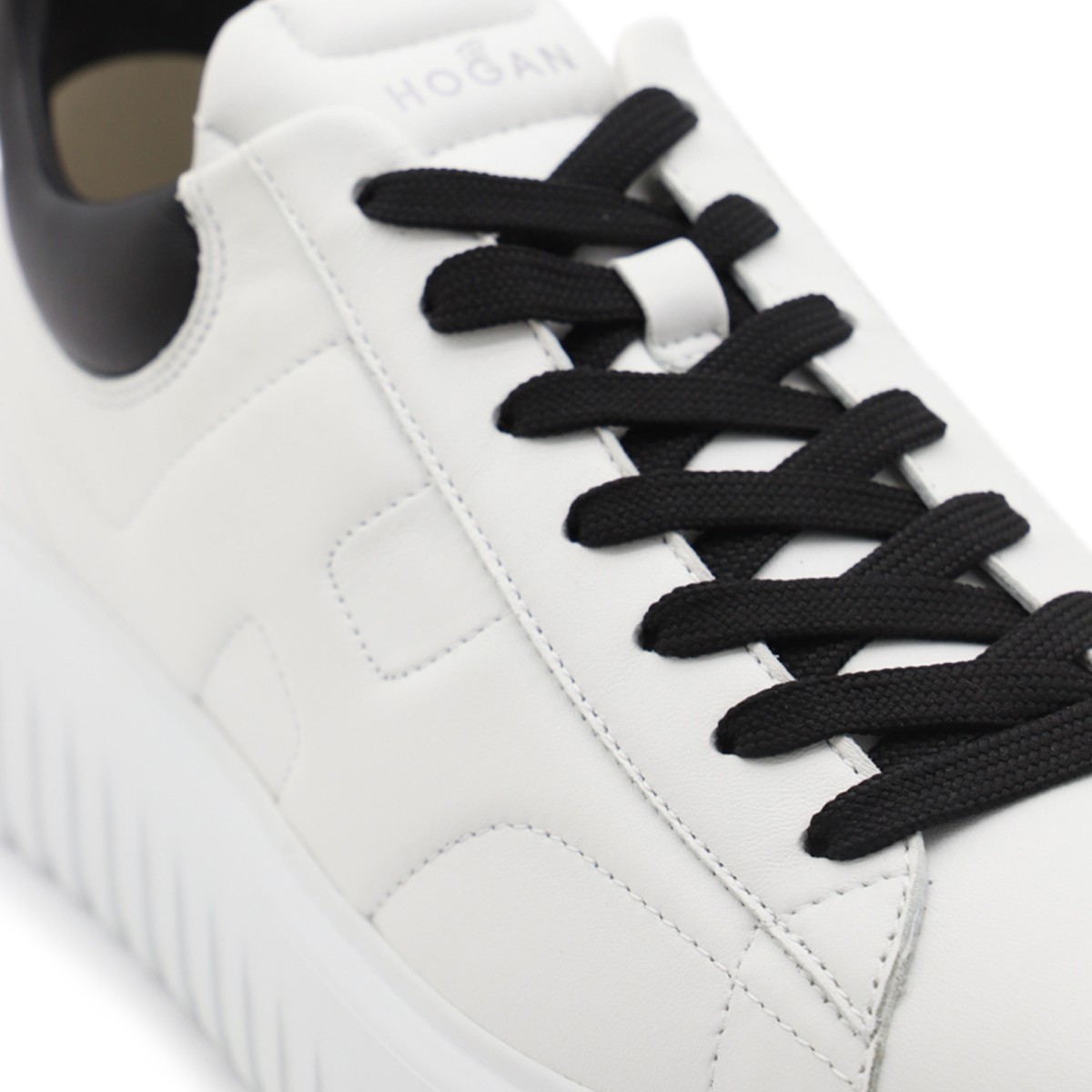 WHITE AND BLACK LEATHER SNEAKERS