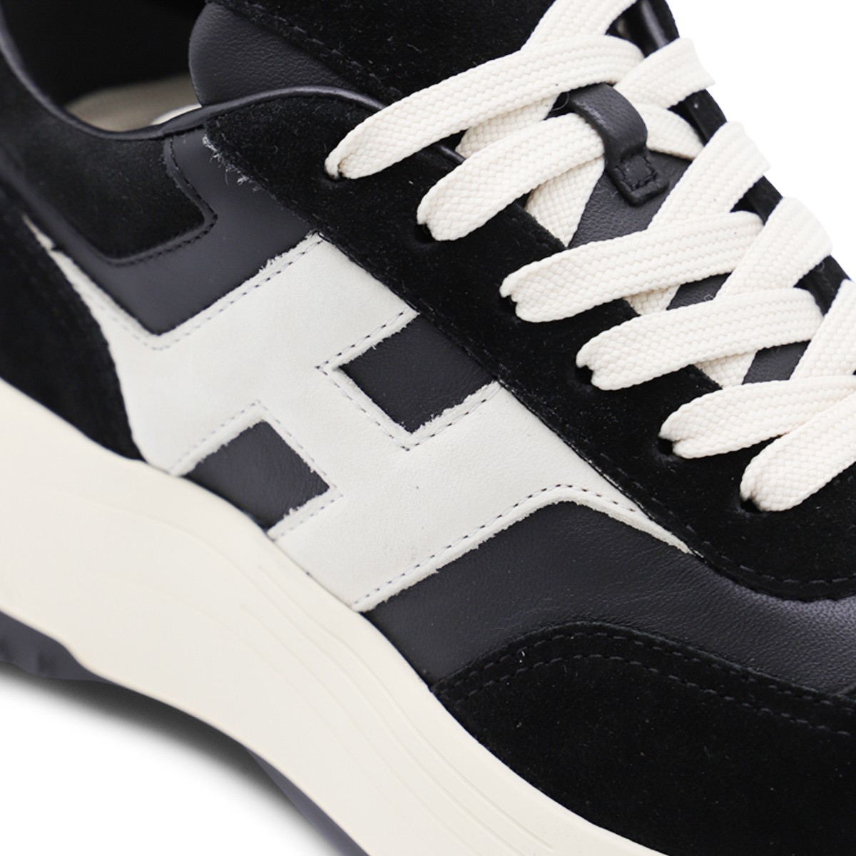 BLACK AND WHITE LEATHER SNEAKERS BLACK AND WHITE LEATHER SNEAKERS