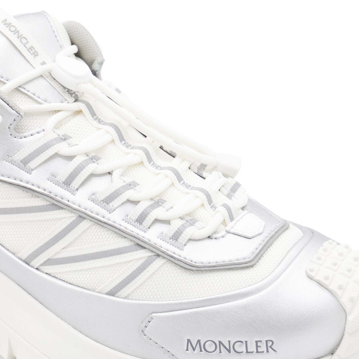 WHITE AND SILVER LEATHER TRAILGRIP...