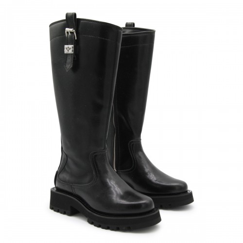 BLACK BOOTS