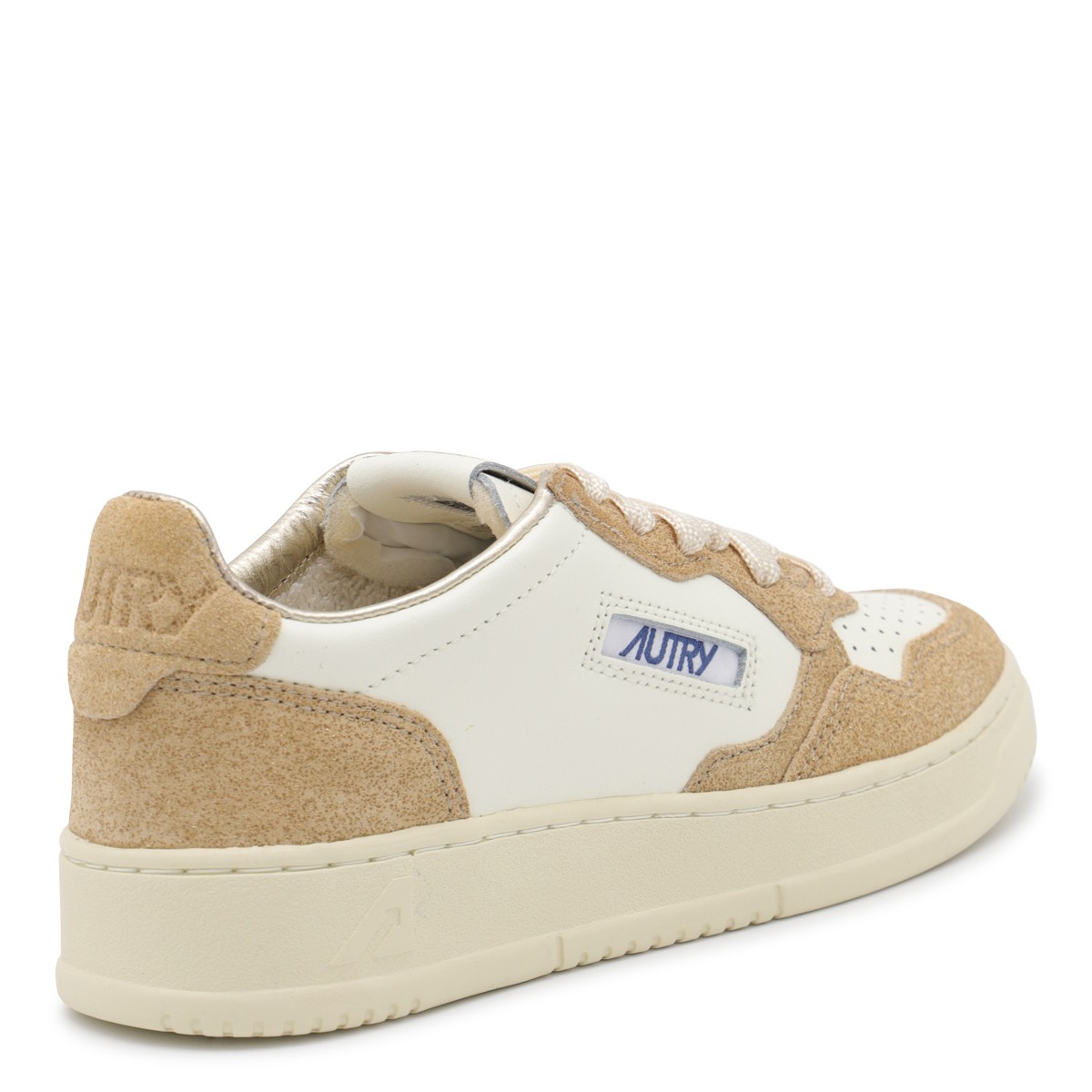 WHITE AND BEIGE LEATHER MEDALIST LOW... WHITE AND BEIGE LEATHER MEDALIST LOW...