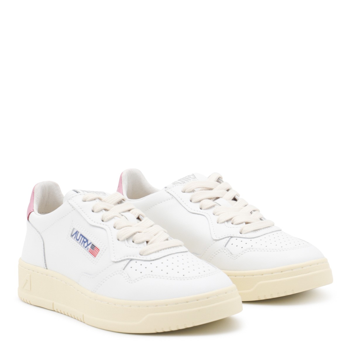 WHITE AND PINK LEATHER MEDALIST LOW... WHITE AND PINK LEATHER MEDALIST LOW...