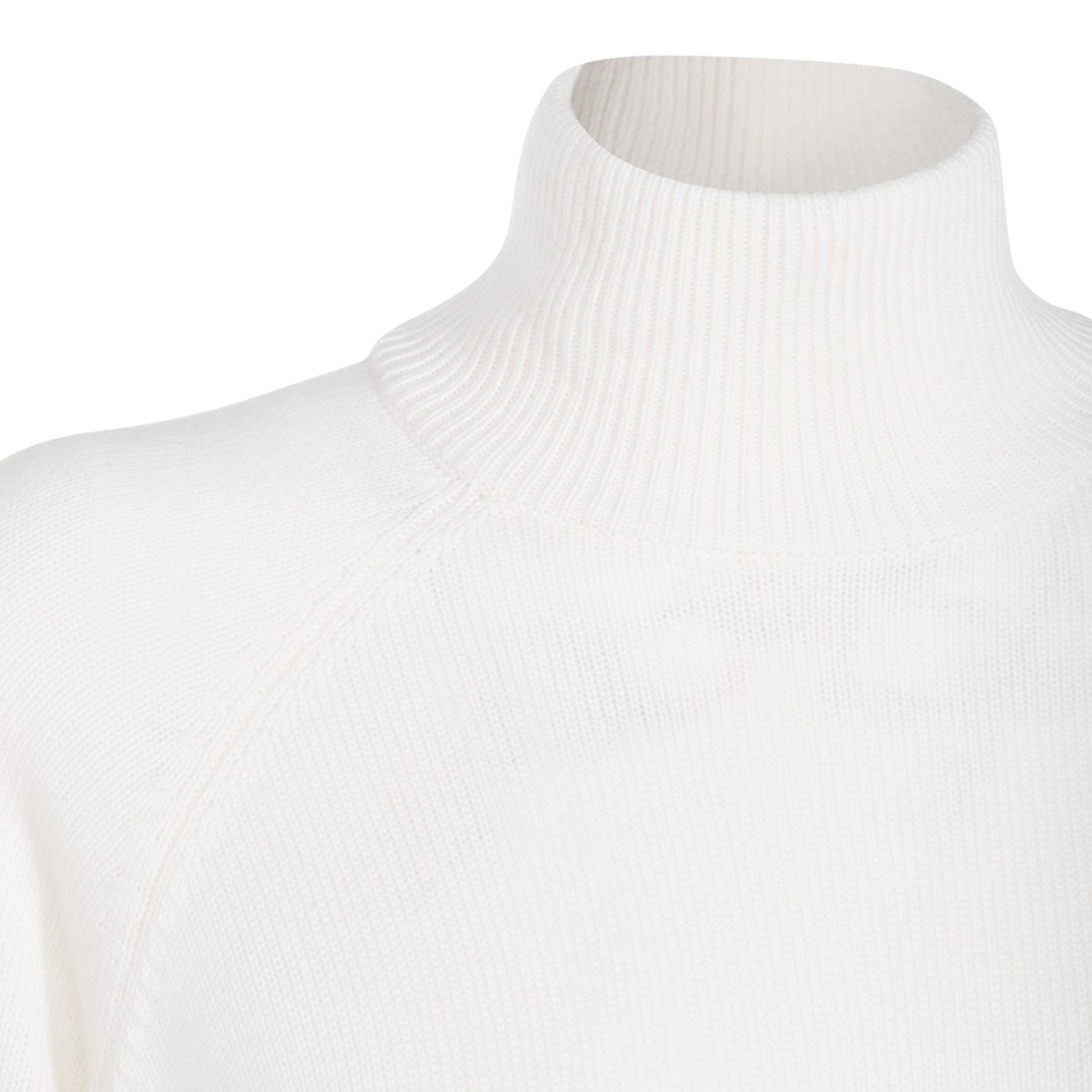 WHITE CASHMERE KNITWEAR