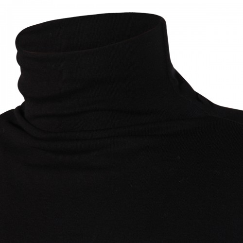 BLACK T-SHIRT