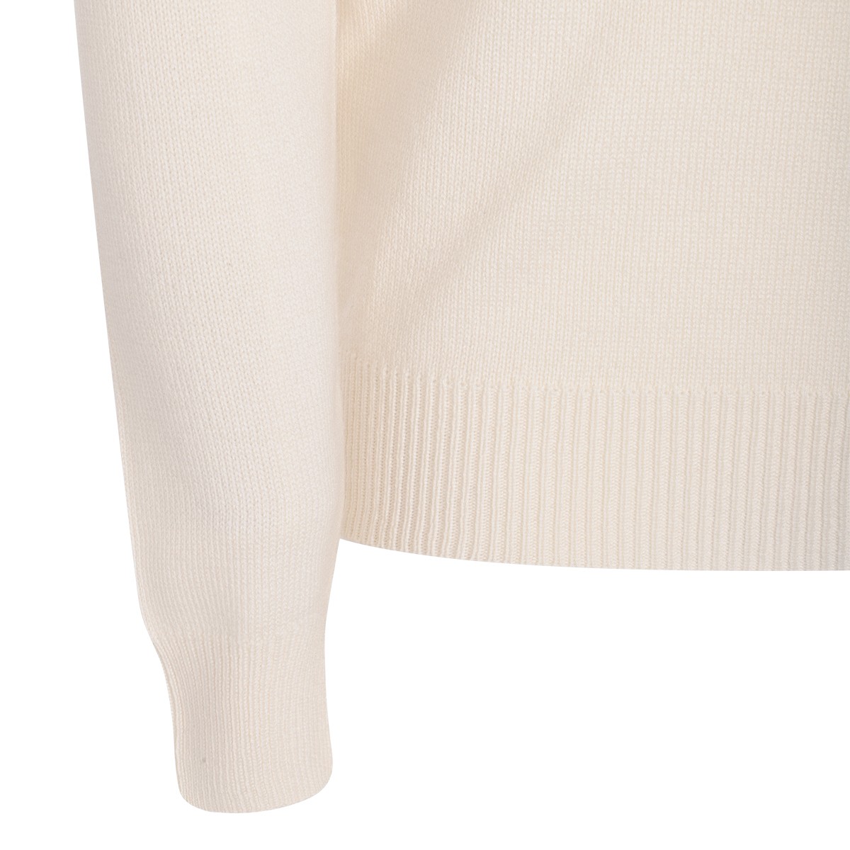 WHITE CASHMERE KNITWEAR