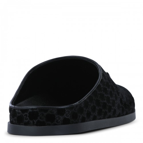 BLACK FLATS