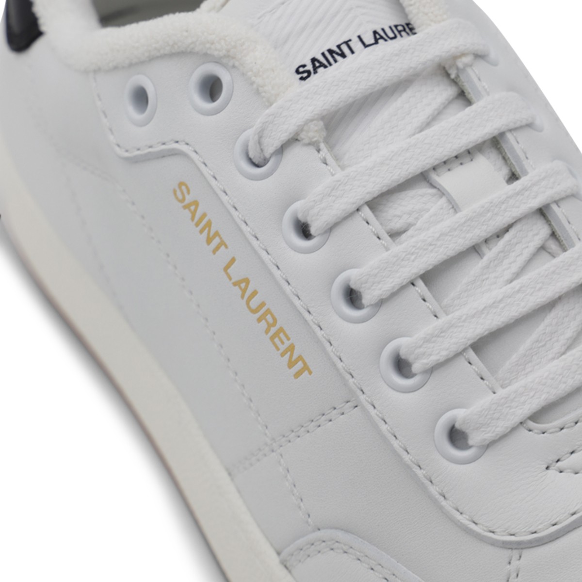 WHITE LEATHER SNEAKERS