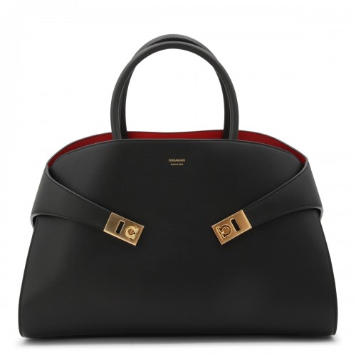 BLACK LEATHER HUG M SHOULDER BAG