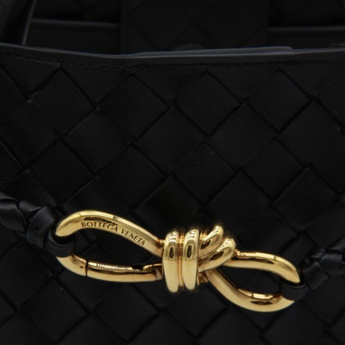 BLACK LEATHER ANDIAMO SMALL TOP HANDLE BAG