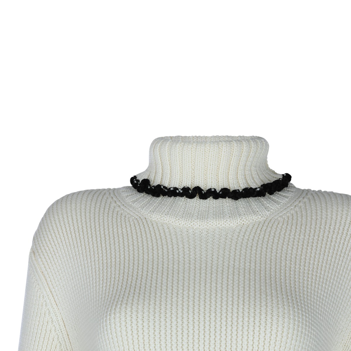 WHITE WOOL KNITWEAR