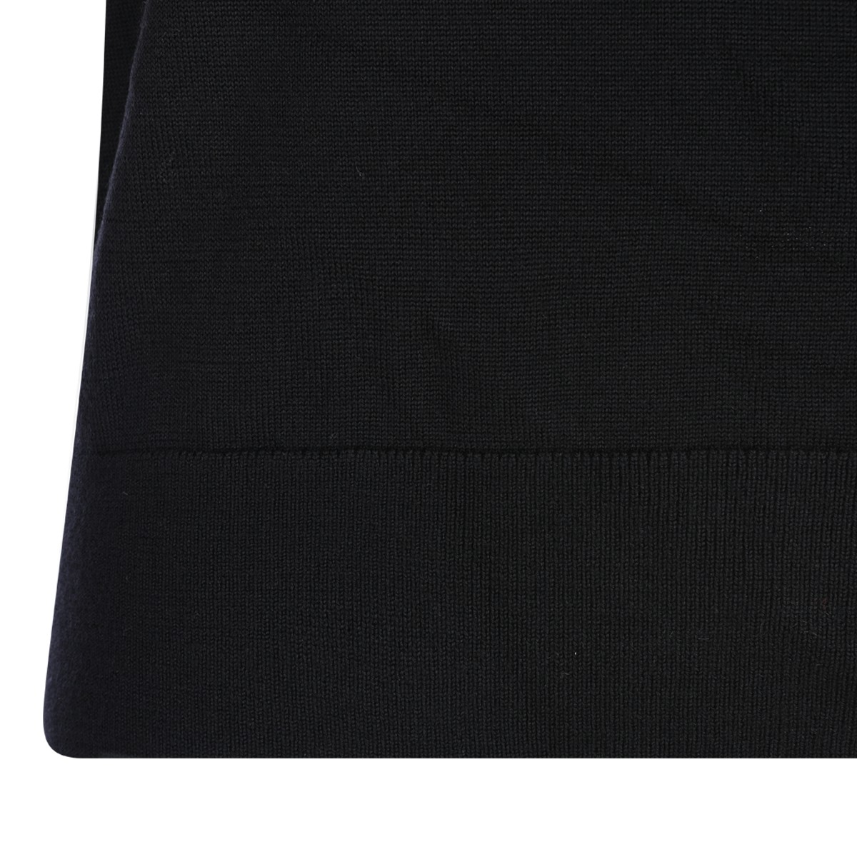 BLACK WOOL KNITWEAR
