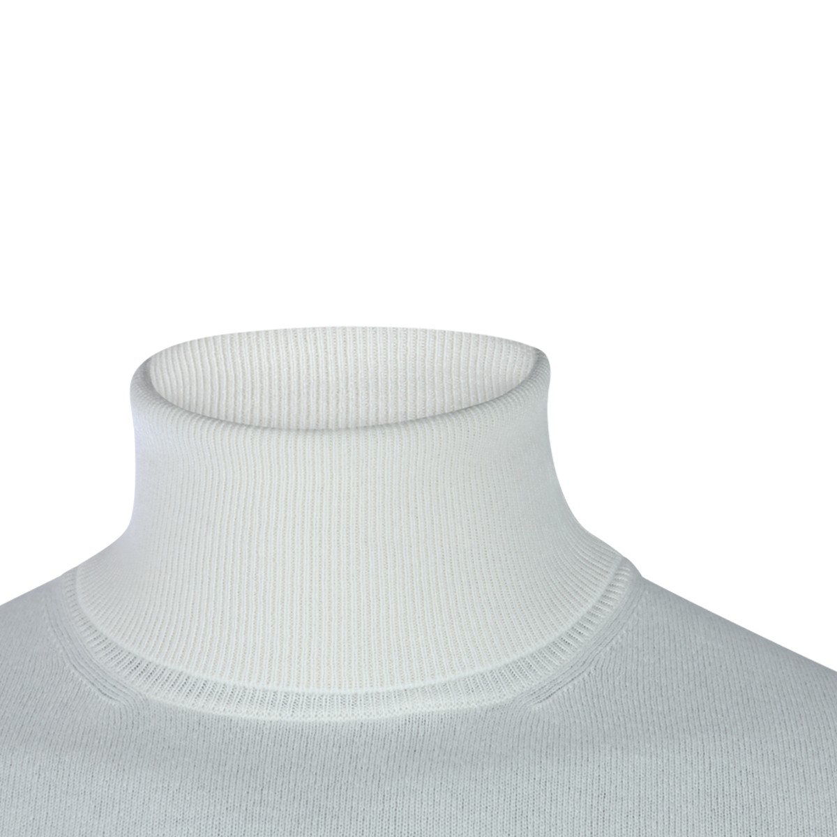 WHITE CASHMERE KNITWEAR