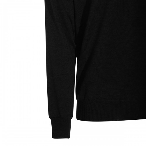BLACK KNITWEAR