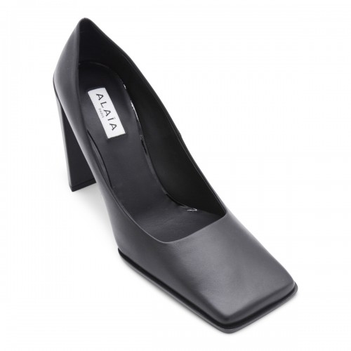 BLACK LEATHER PUMPS
