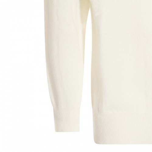 WHITE WOOL KNITWEAR