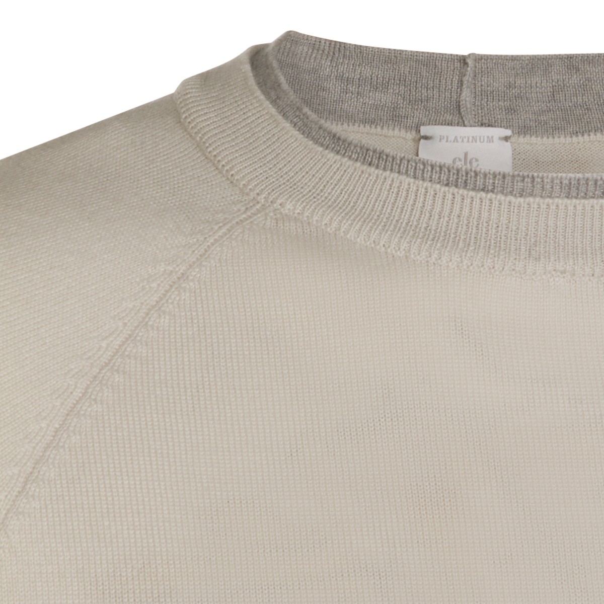 WHITE WOOL KNITWEAR
