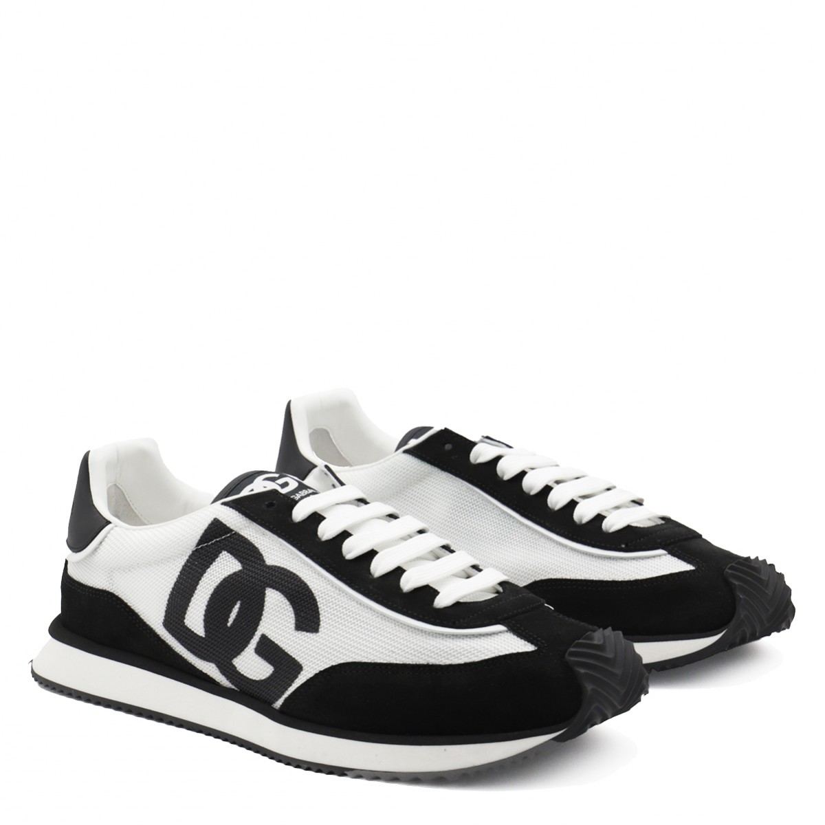 BLACK AND WHITE LEATHER SNEAKERS