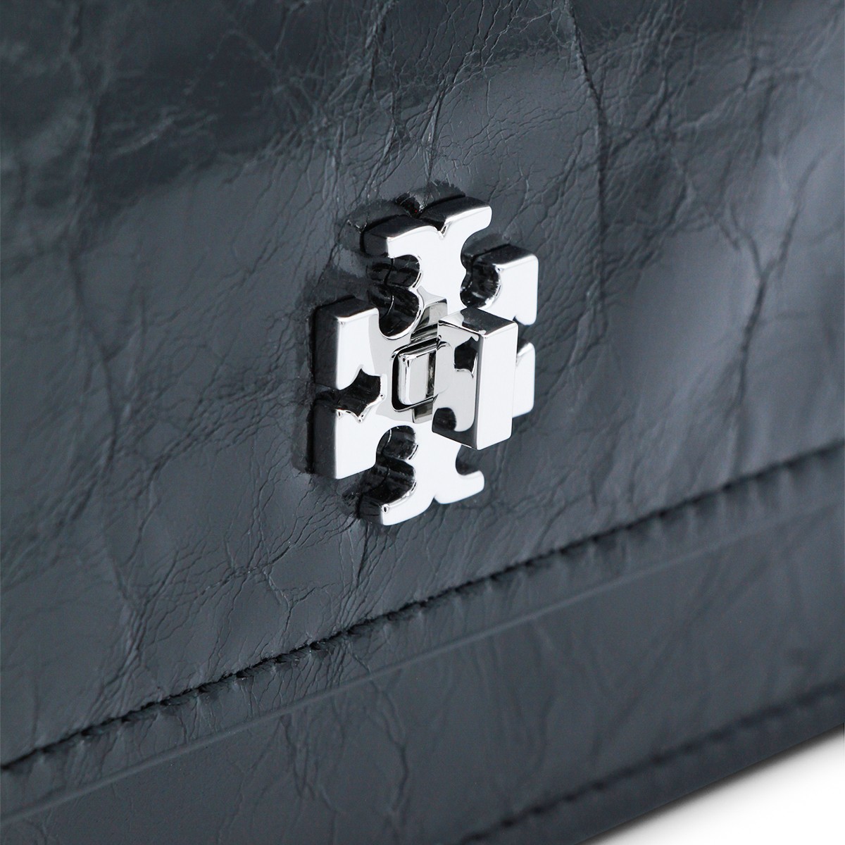 BLACK LEATHER CROSSBODY BAG