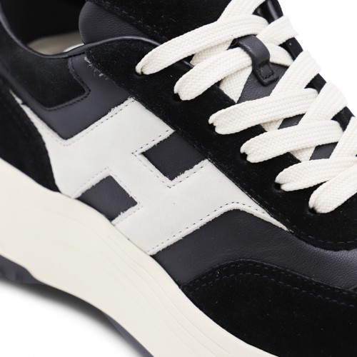 BLACK AND WHITE LEATHER SNEAKERS