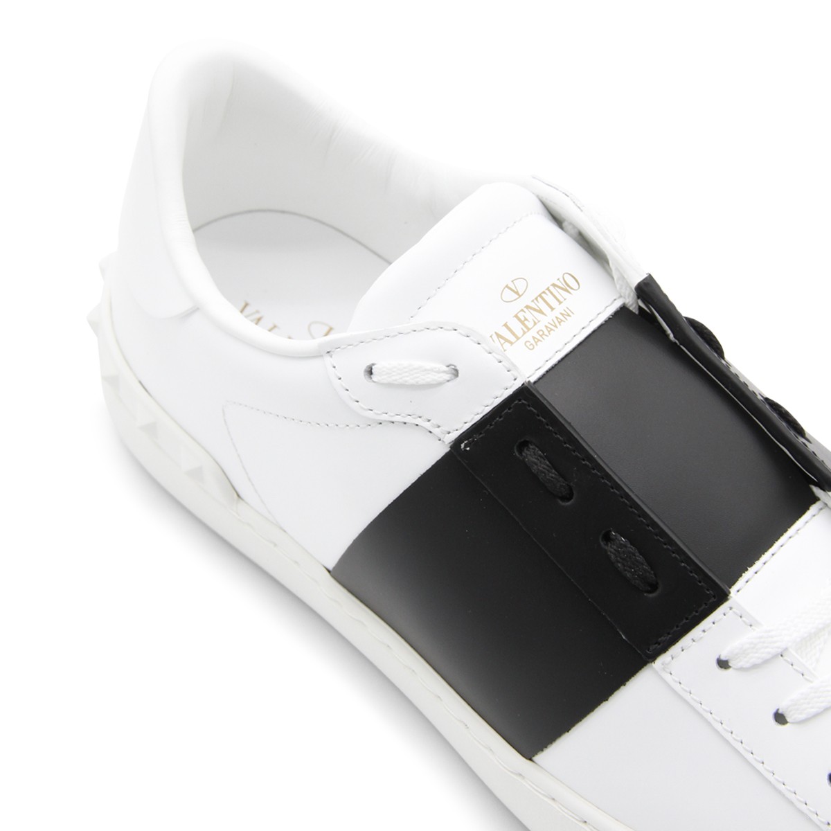 WHITE AND BLACK LEATHER OPEN SNEAKERS