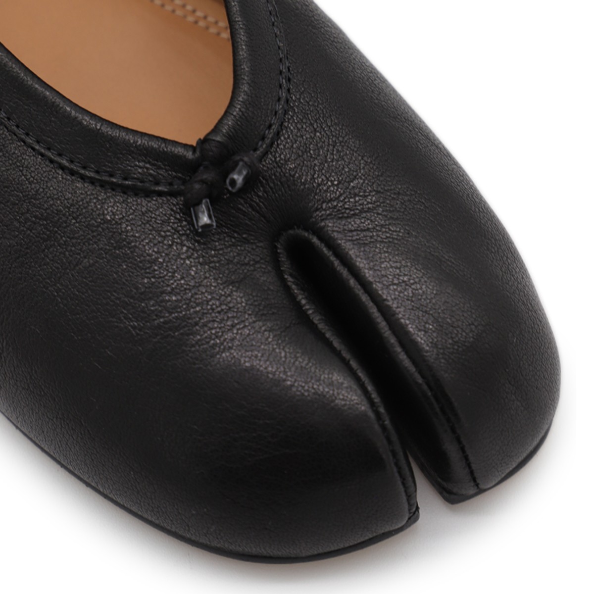 BLACK LEATHER FLATS