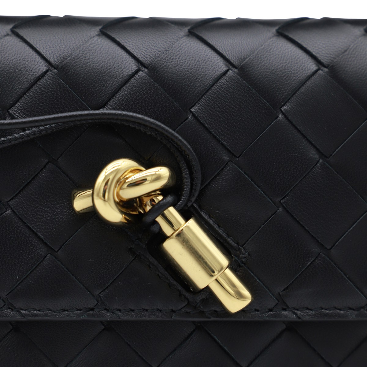 BLACK LEATHER ANDIAMO BAG