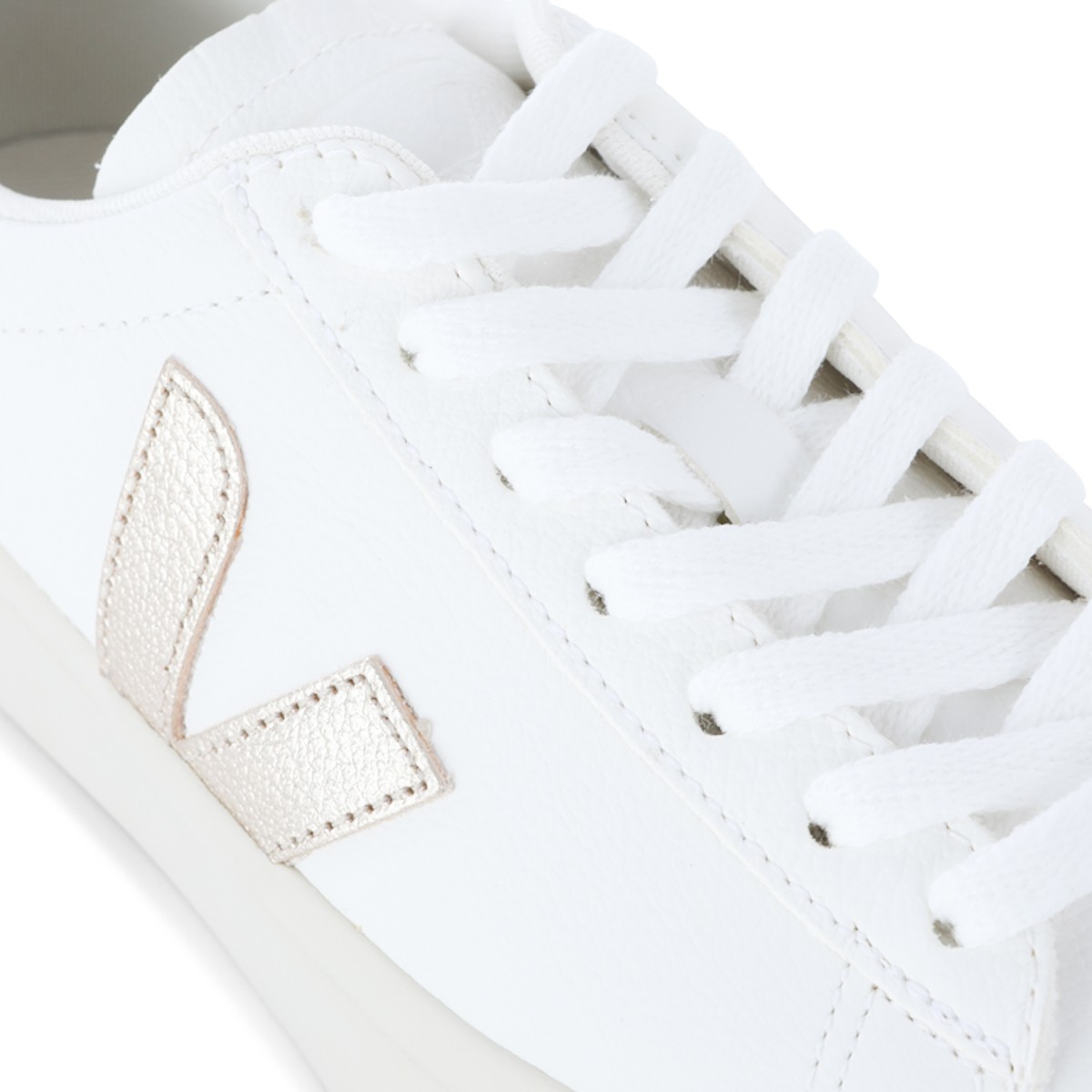 WHITE AND GOLD CAMPO SNEAKERS
