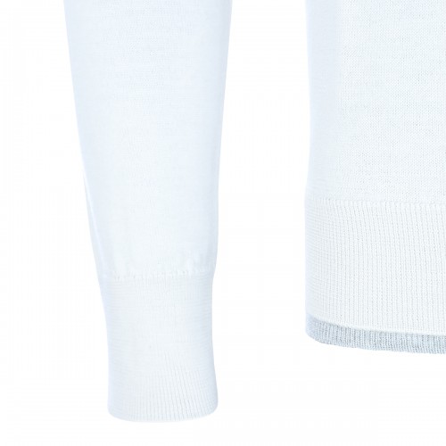 WHITE WOOL KNITWEAR