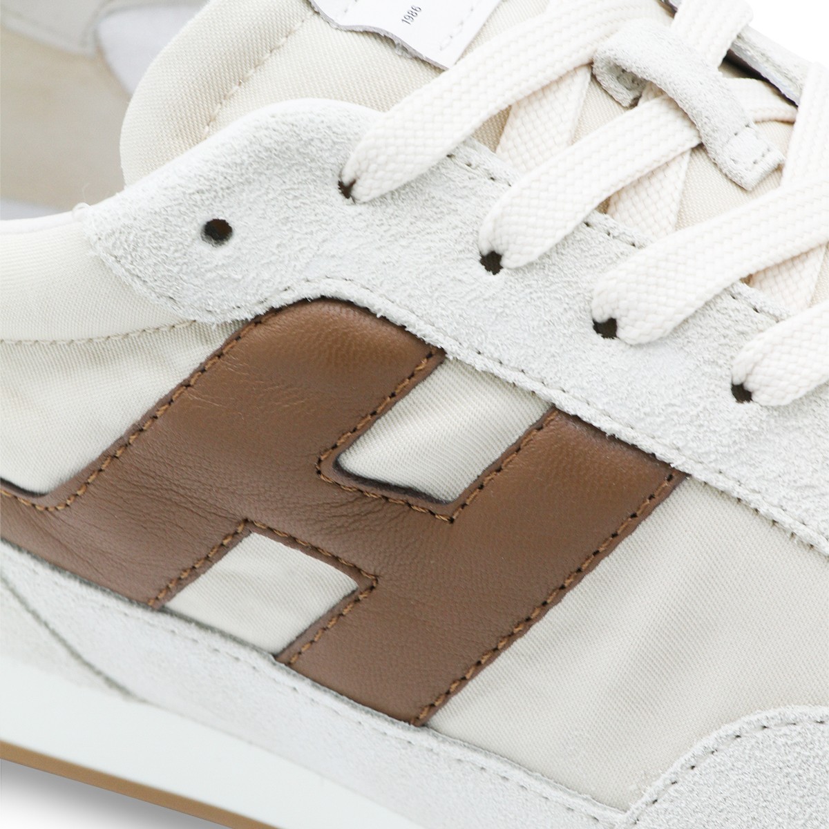 BEIGE LEATHER SNEAKERS