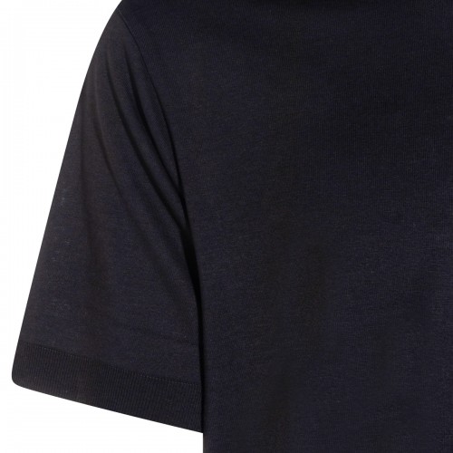 BLACK T-SHIRT