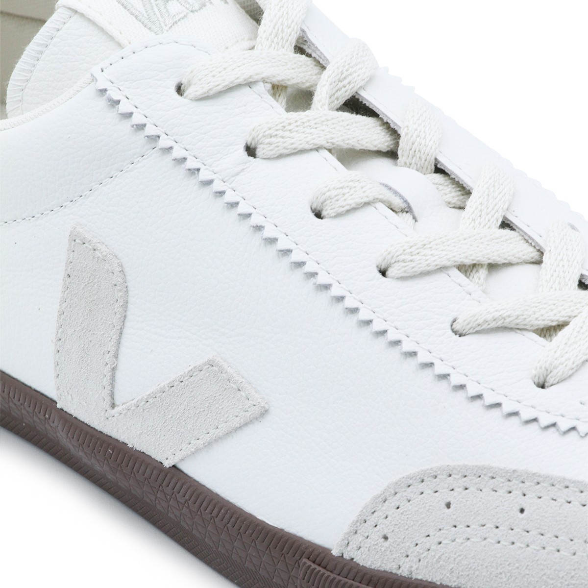 WHITE AND NATURAL VOLLEY SNEAKERS