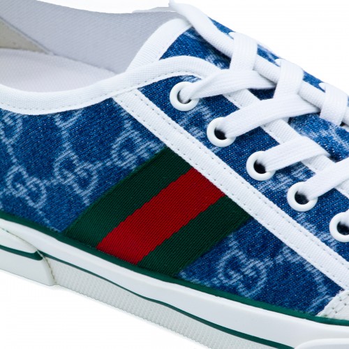 WHITE AND BLUE LEATHER SNEAKERS