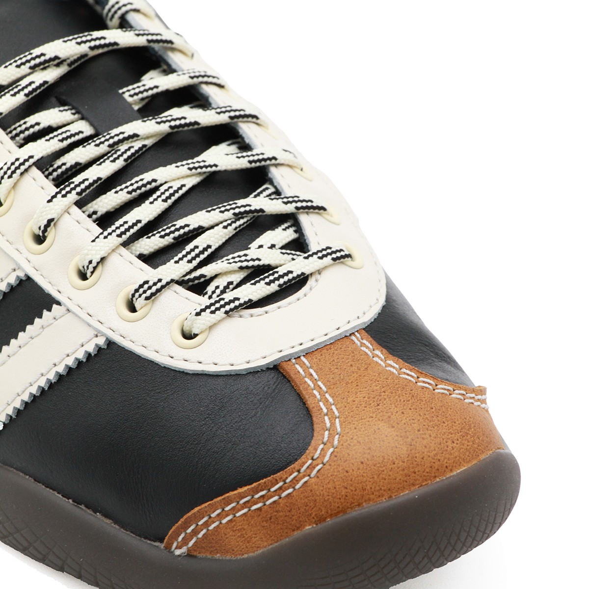 BLACK LEATHER KARINTHA SNEAKERS