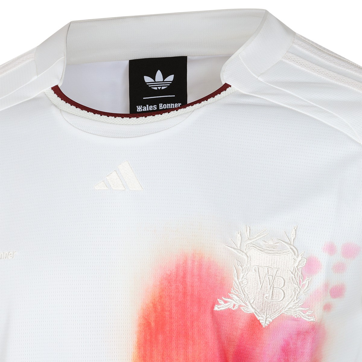 WHITE T-SHIRT